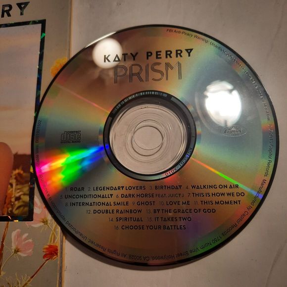 Katy Perry Prism 'ZinePak Deluxe Edition - Very Good Condition - Picture 5 of 6